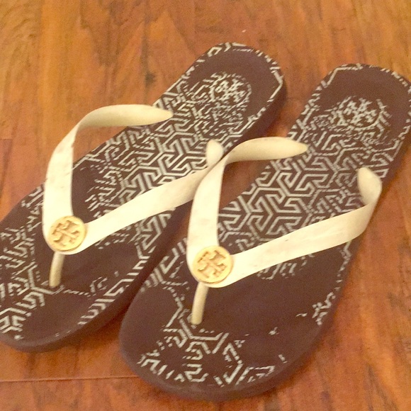 tory burch rubber flip flops